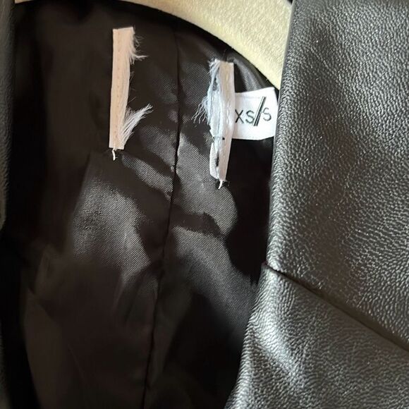 Princess Polly JOCELYN FAUX LEATHER BLAZER BLACK New XS/S - Picture 5 of 8